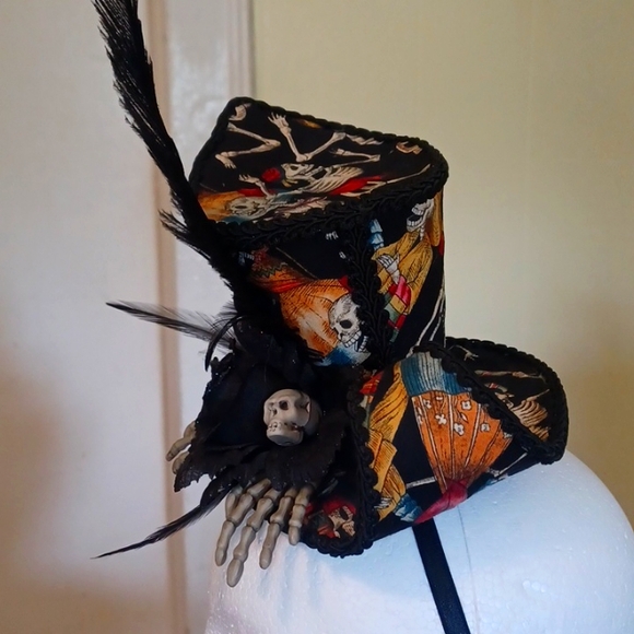 Bubbles and Frown day of the dead mini top hat - Picture 4 of 5